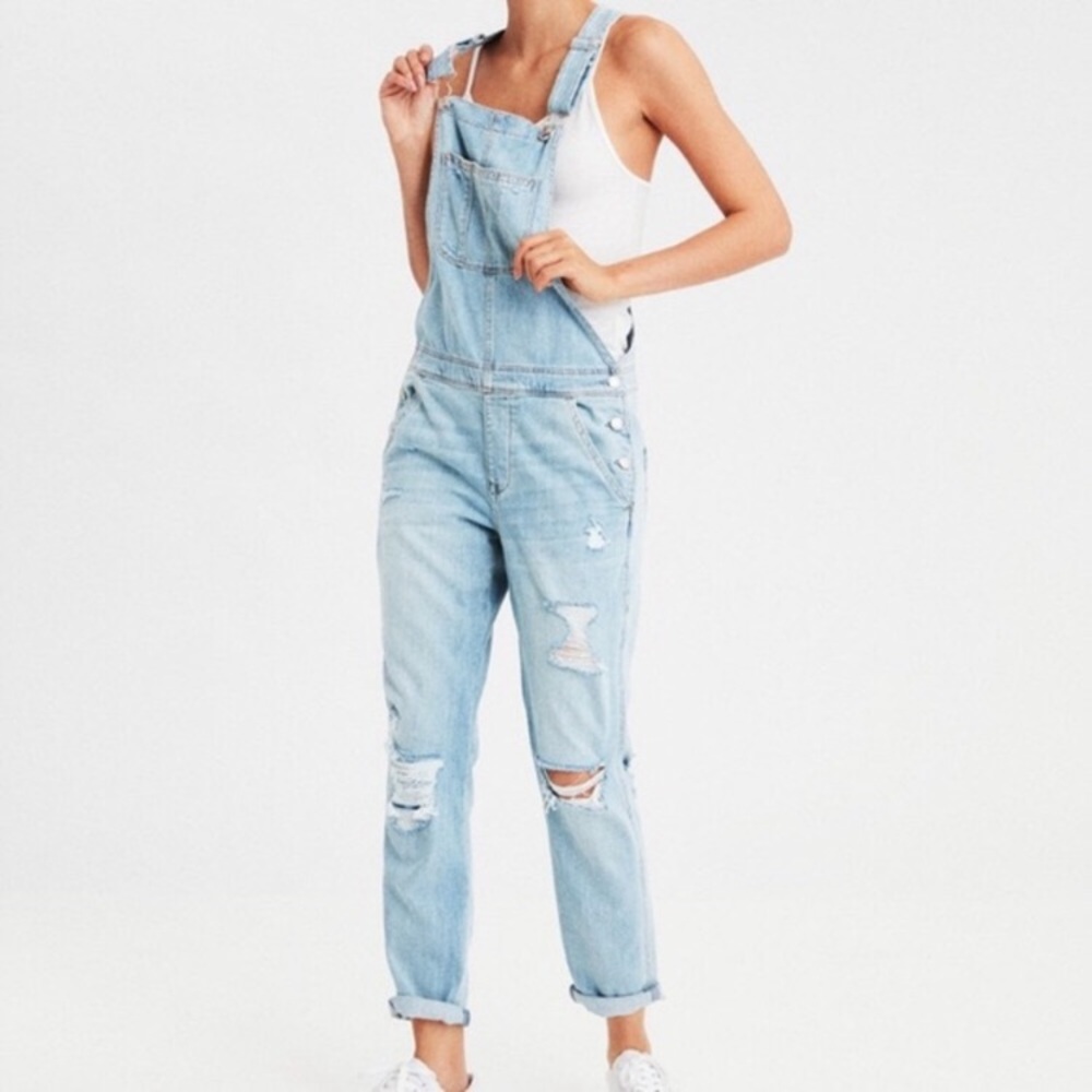 American Eagle | Tomgirl Distressed Denim Overalls